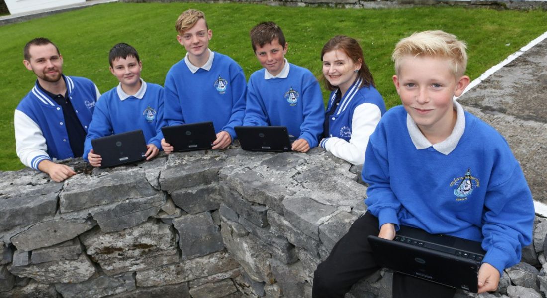 Kids on an Aran Island get their first digital schoolbags