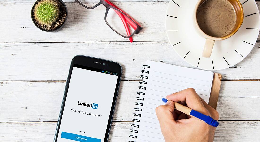 LinkedIn job search tips