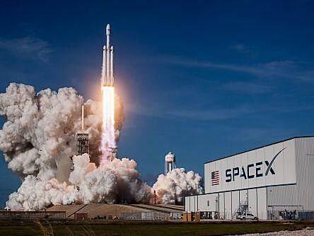 5 amazing scenes from SpaceX’s successful Falcon Heavy launch