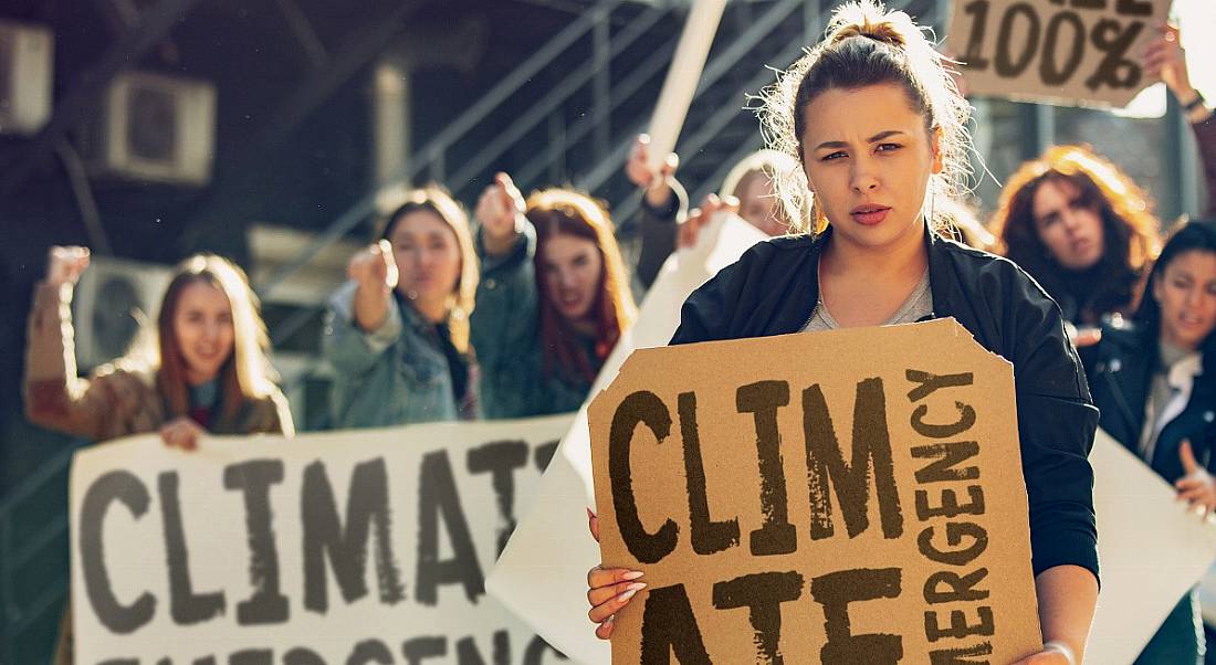 Young people are protesting for action against the climate crisis.