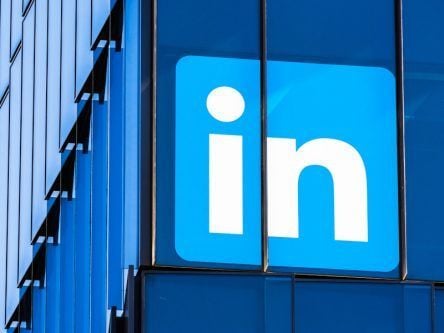 LinkedIn pulls back in China, launches new job application service