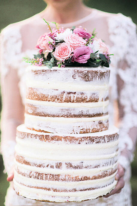 Naked cake