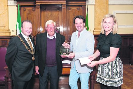 Lord Mayor of Cork, Cllr Chris OLeary, left, with Diarmuid Gavin and Frances OBrien from Cluiid Housing, present the award to overall winner Michael Foley from Bandon. 