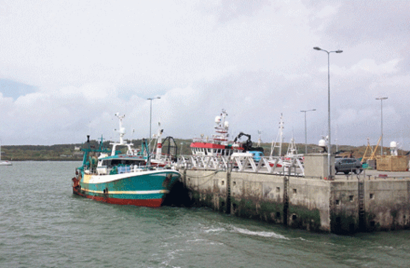 Lifeboats difficult shout to recover trawler Image