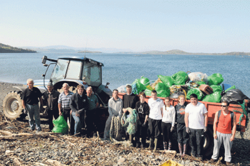 Locals get down n dirty for shoreline clean up in Bantry Image