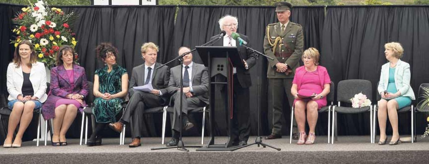 President Higgins unveils sculpture at Clonakilty Gaelscoil Image