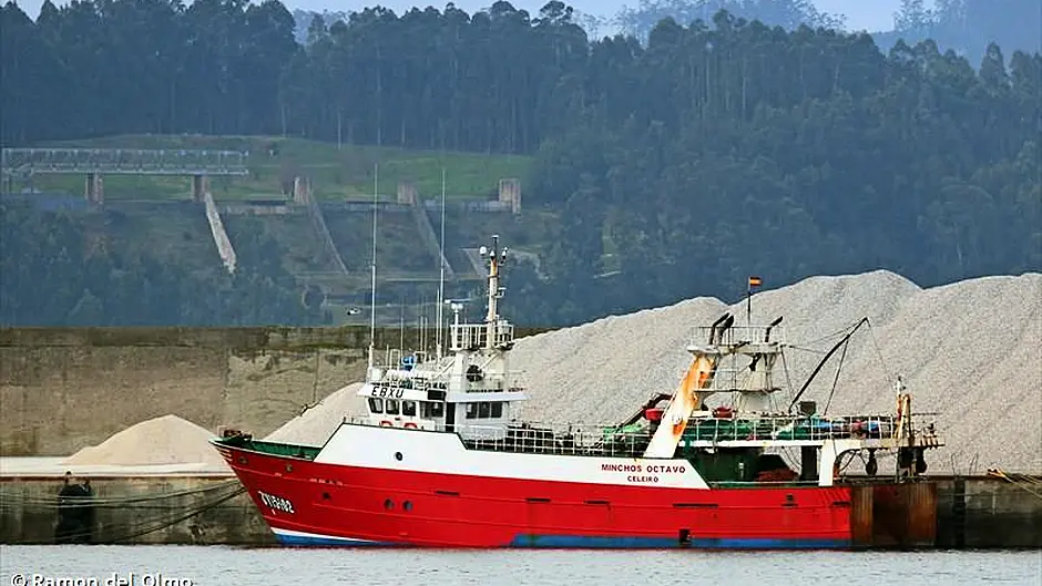 Injured fisherman brought to Castletownbere Image