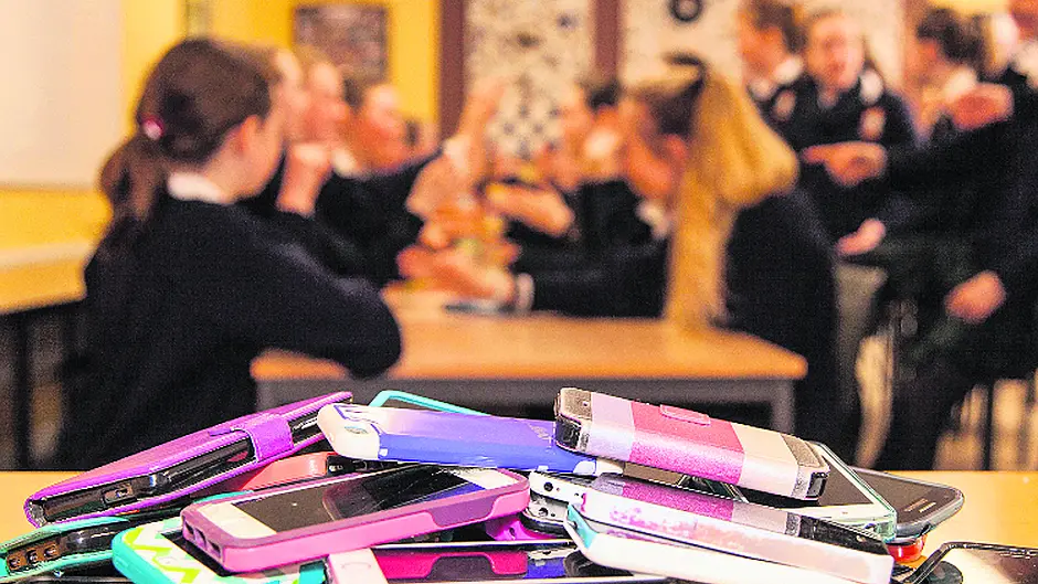 Macroom students ditch their phones Image