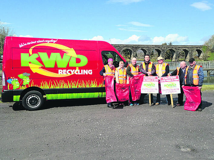 Record 300 volunteers help clean up West Cork Image