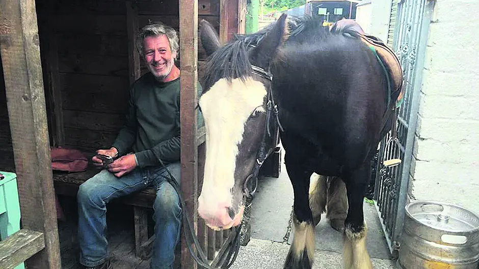 Hamish teams up with ‘Belladehob' for a 2,500km trek Image