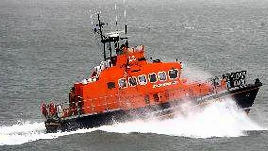 Three rescued from sinking fishing boat off West Cork coast Image