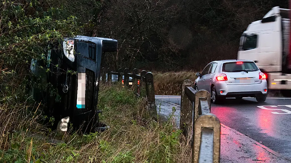 Warning: Several accidents occur on icy roads around county Image