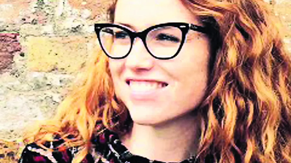 Schull woman crowd-funding for trip to Calais Image