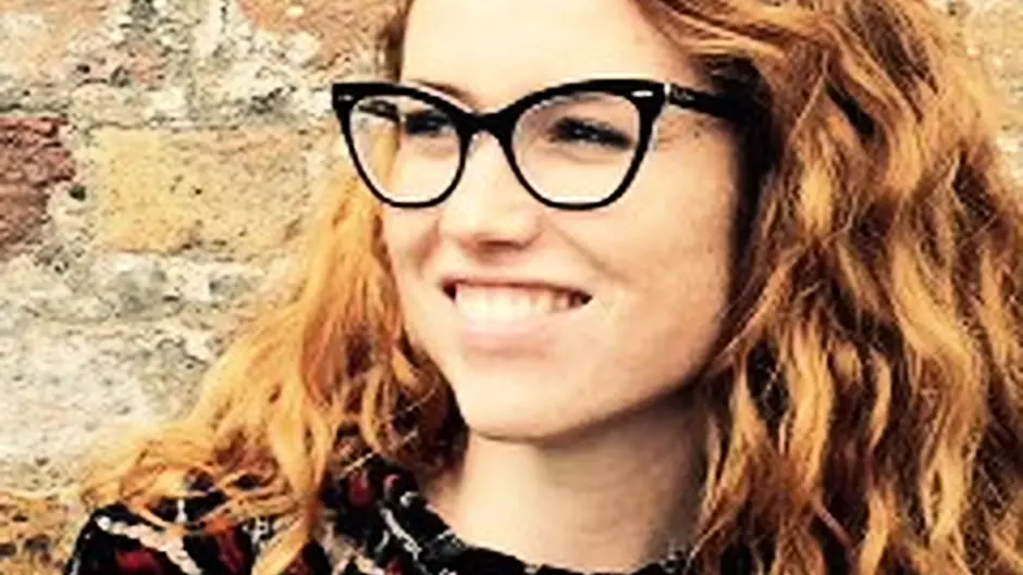 Schull woman crowd-funding for trip to Calais Image
