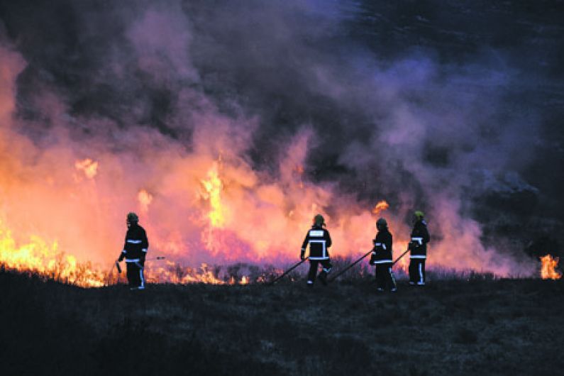Gorse fires threaten to engulf West Cork homes Image
