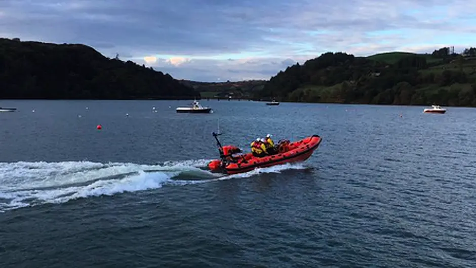 RNLI come to rescue of struggling kayaker in Glandore Image