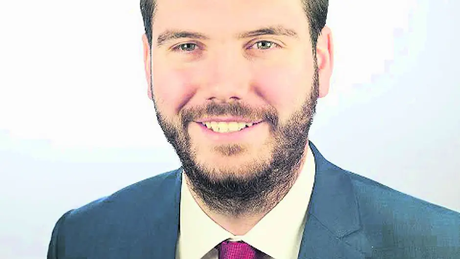 Cllr Noel O'Donovan to ‘swap one blue shirt for another' Image