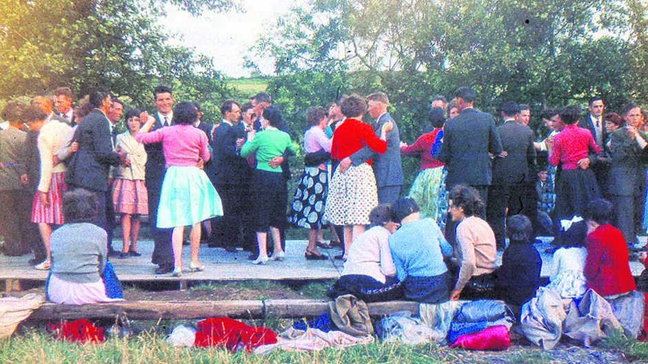 Do you recognise these ‘platform' dancers? Image