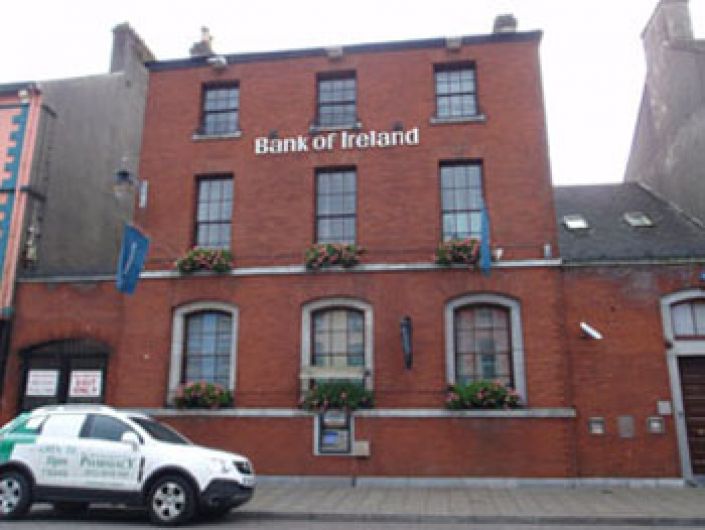 Alert Clonakilty bank staff foil cousins' cheque forgery scam Image