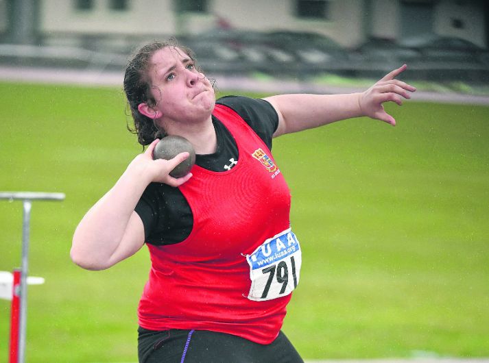 Laura's power putts her in the frame for national indoor title Image