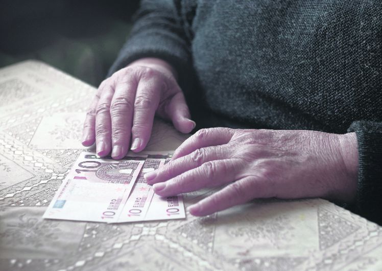 Elderly being targeted in ‘cash scam' Image