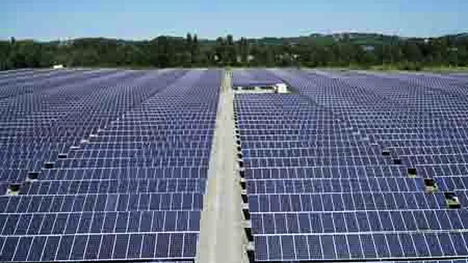 Two more solar farms get go-ahead Image