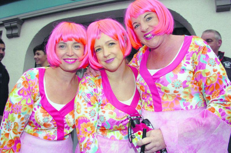 Union Hall's Pink Walk raises vital cancer funds Image