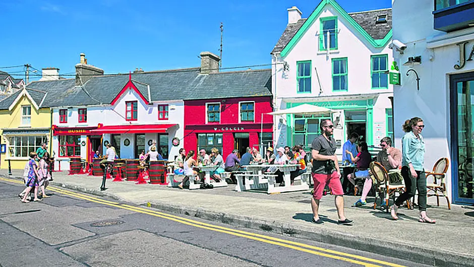 Cllrs seek seasonal charge for street furniture in towns Image
