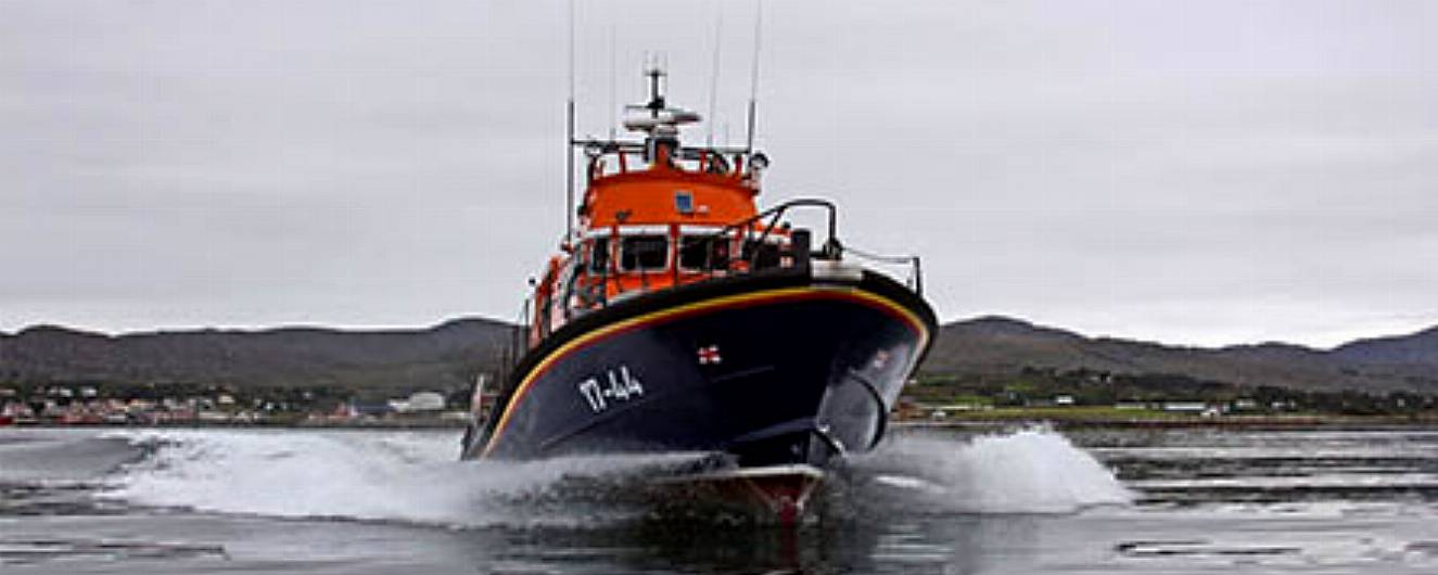 Castletownbere lifeboat goes to aid of crew of fishing boat on fire Image