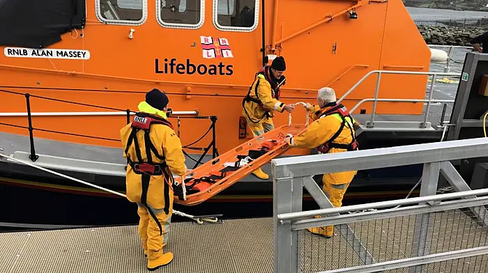 Baltimore RNLI carry out medevac from Cape Clear Image