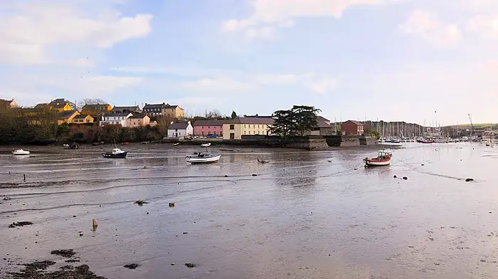 Three men arrested in Kinsale on suspicion of drugs trafficking Image