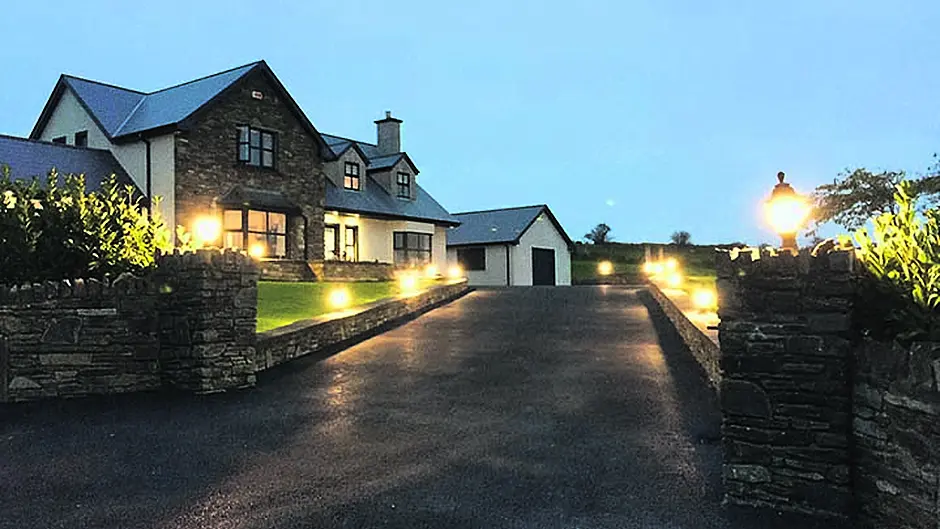 Feel on top of the world in stylish ‘Hill House' outside Timoleague Image