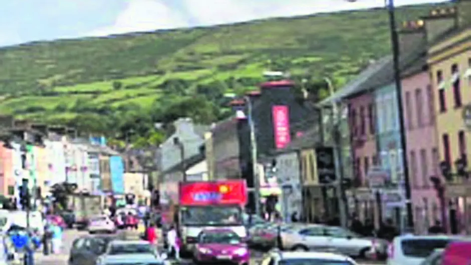 Bantry gridlocked because of tourist tailbacks Image
