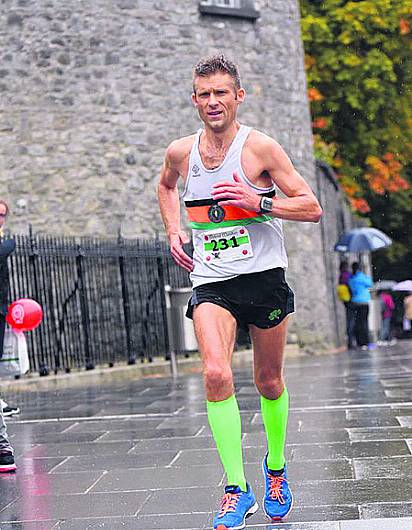 Alex plans to run 32 marathons in 16 days Image