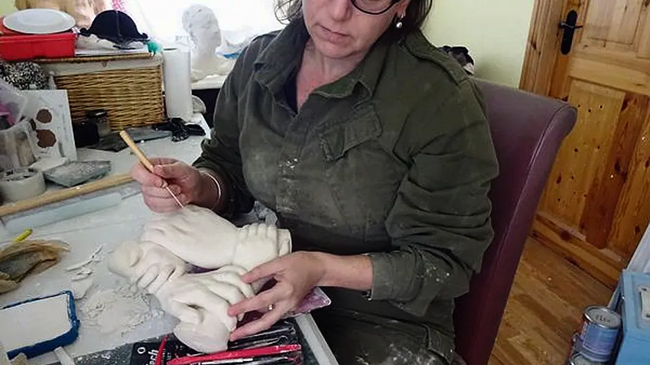 Dunmanway artist Maura's hands-on approach to art is connecting families Image
