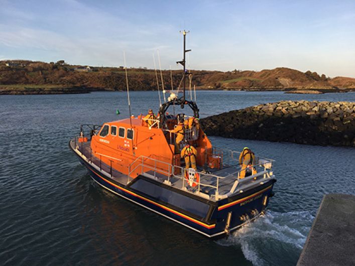 Baltimore RNLI called out to assist broken down trawler with five on board   Image