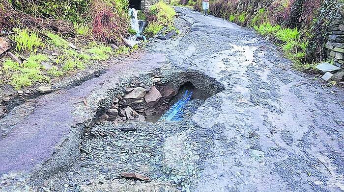 Delegation members see state of Cape roads Image