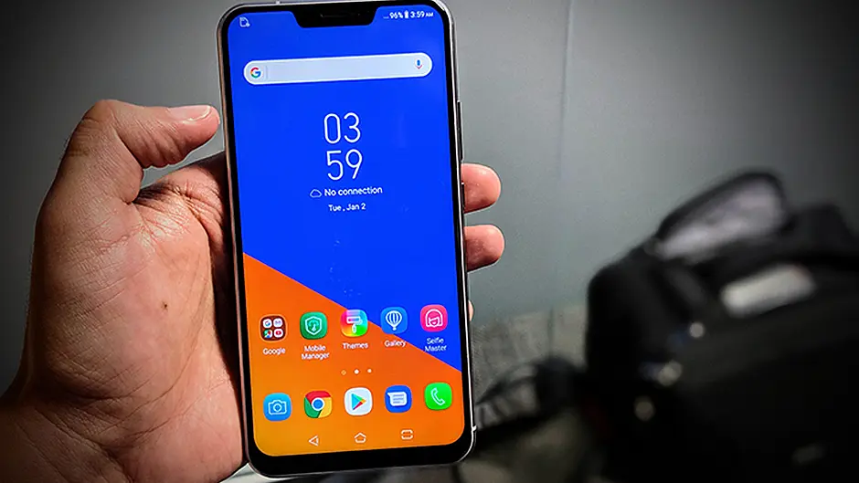 Smartphone ban part of bail conditions Image