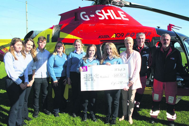 Air ambulance makes visit to  Coláiste Pobail Bheanntraí Image