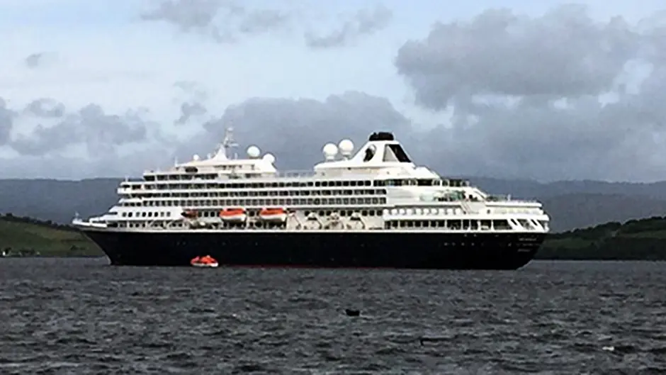 Cruise liners brought 8,000 into Bantry Image