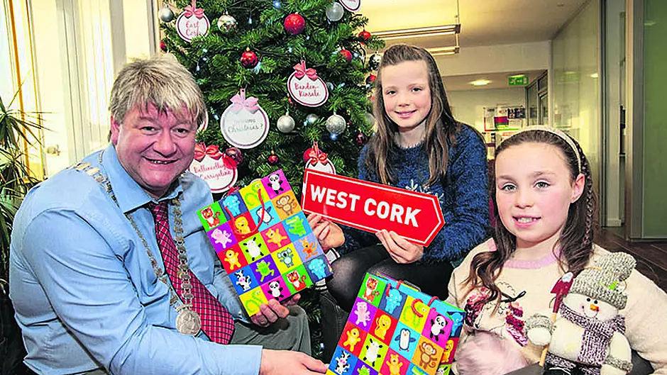Mayor urges you to shop local this year Image