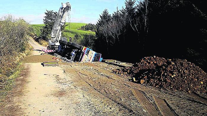 Sat Nav sends crane down wrong road Image