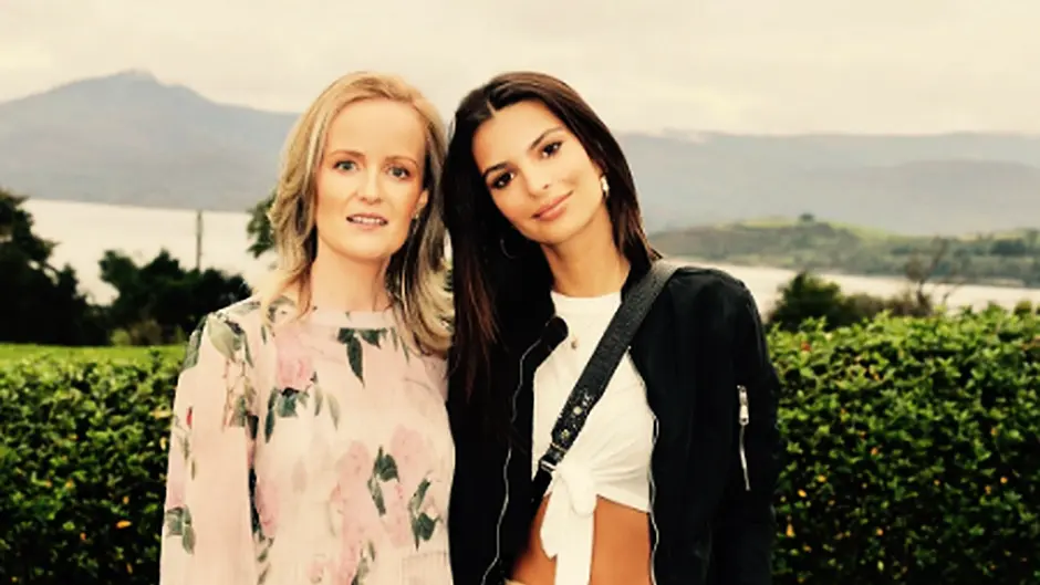 WATCH: Model and actress Emily Ratajkowski shares bond with Samantha Barry over Bantry connection Image