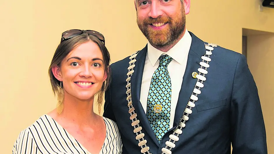Courtmac sows seeds for Chris and Holly's romance Image