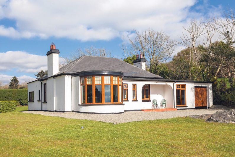 Ballylickey bungalow oozes coastal charm and cosiness Image