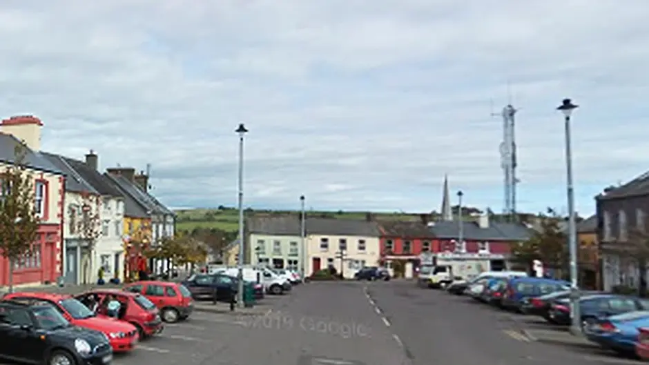 West Cork shop held up by man brandishing knife Image