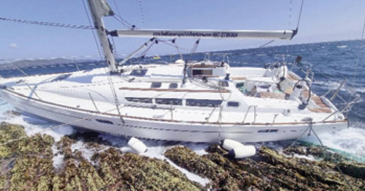 Yacht was smashed on rocks after net stuck in propeller - Vimarsana News