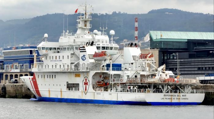 Hospital ship towing stricken Spanish fishing vessel to Castletownbere Image