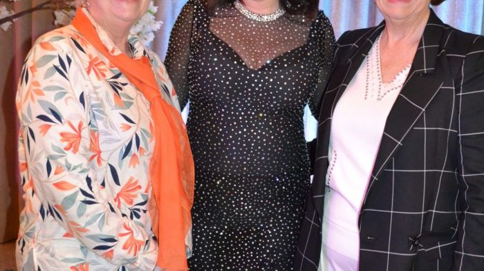 Triona McCarthy who compered the Skibbereen Luncheon Club Spring Summer Fun Night last weekend pictured with her mum Margaret McCarthy, Schull and Grainne  Stephenson, Birmingham. Photo; Anne Minihane.