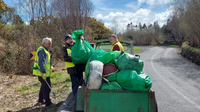 Croi na Laoi, Inchigeela Tidy Towns, organised a very successful litter pick of all the approach roads around the village on Good Friday. Tim Maher, Billy Cotter and Gussie O’Riordan filling up bags of rubbish west of the village.